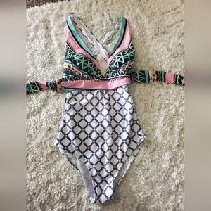 One piece‎ swimsuit